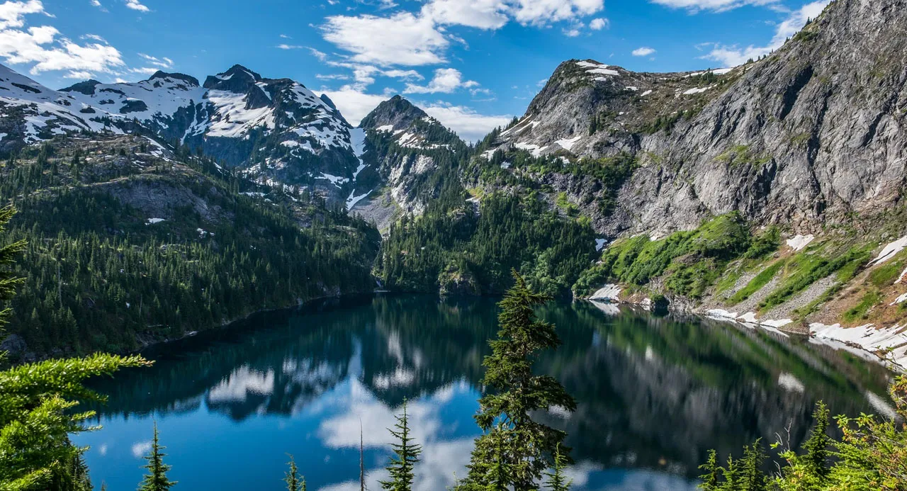 North Cascades National Park comprises two distinct sections known as units