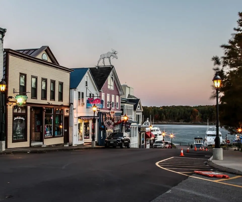 places to stay near acadia national park