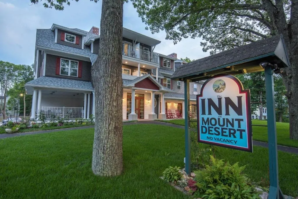 places to stay near acadia national park