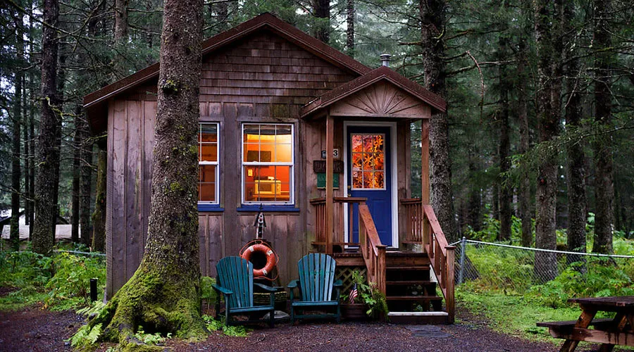Millane's Serenity by the Sea Cabins provides cozy, secluded cabins