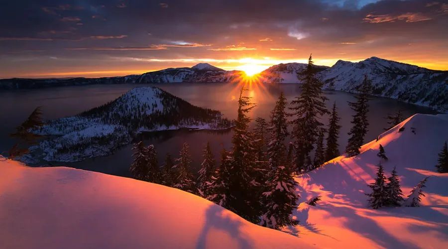 Witness the beautiful sunrise at Discovery Point