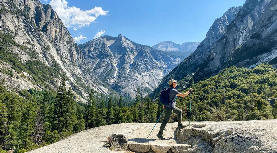 Kings Canyon National Park provides a wide range of hiking paths for visitors to explore the beautiful scenery