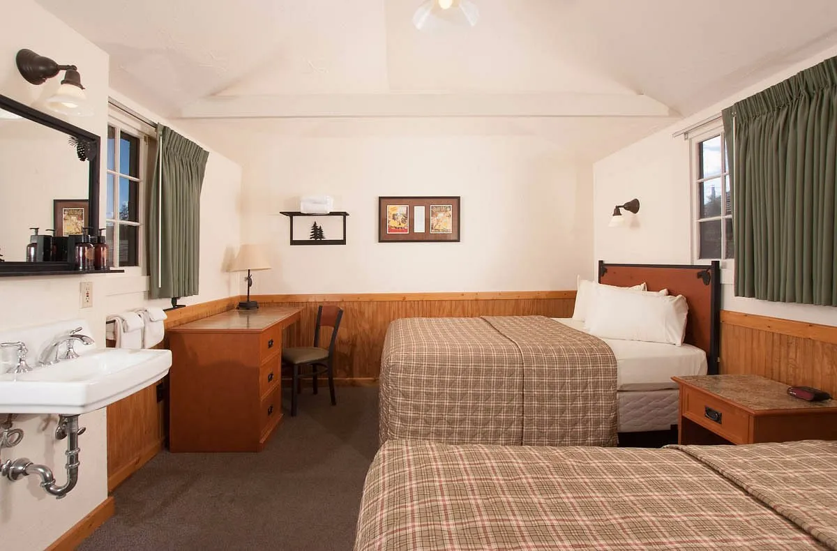 lodging in yellowstone national park