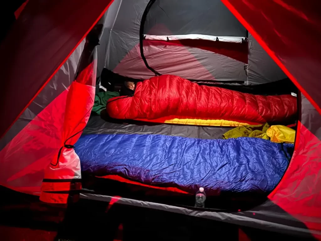 Hiking Sleeping Bags of 2024 - Feathered Friends Swallow YF 20 Hiking Sleeping Bags of 2024 - Feathered Friends Swallow YF 20