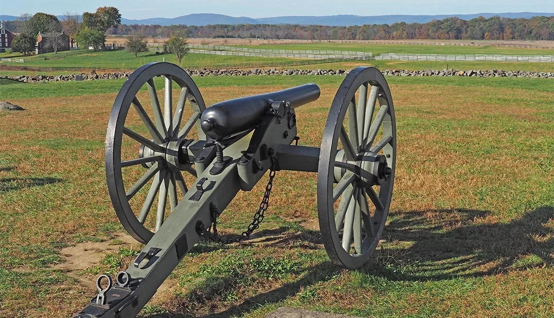 Facts About Gettysburg National Military Park Gettysburg National Military Park features a cannon affectionately named Cora.