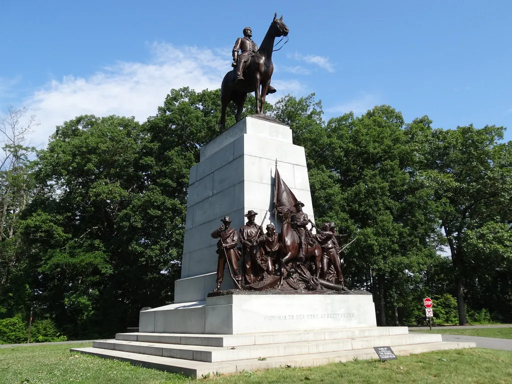 Facts About Gettysburg National Military Park Một đặc điểm đáng chú ý khác trong Gettysburg là một tượng đài có tên là Sally.