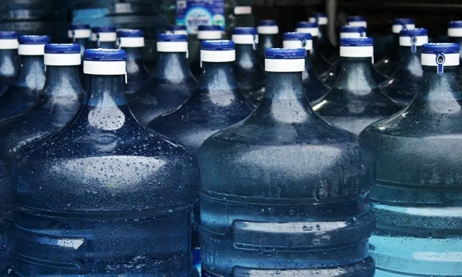 how many bottles is a gallon of water