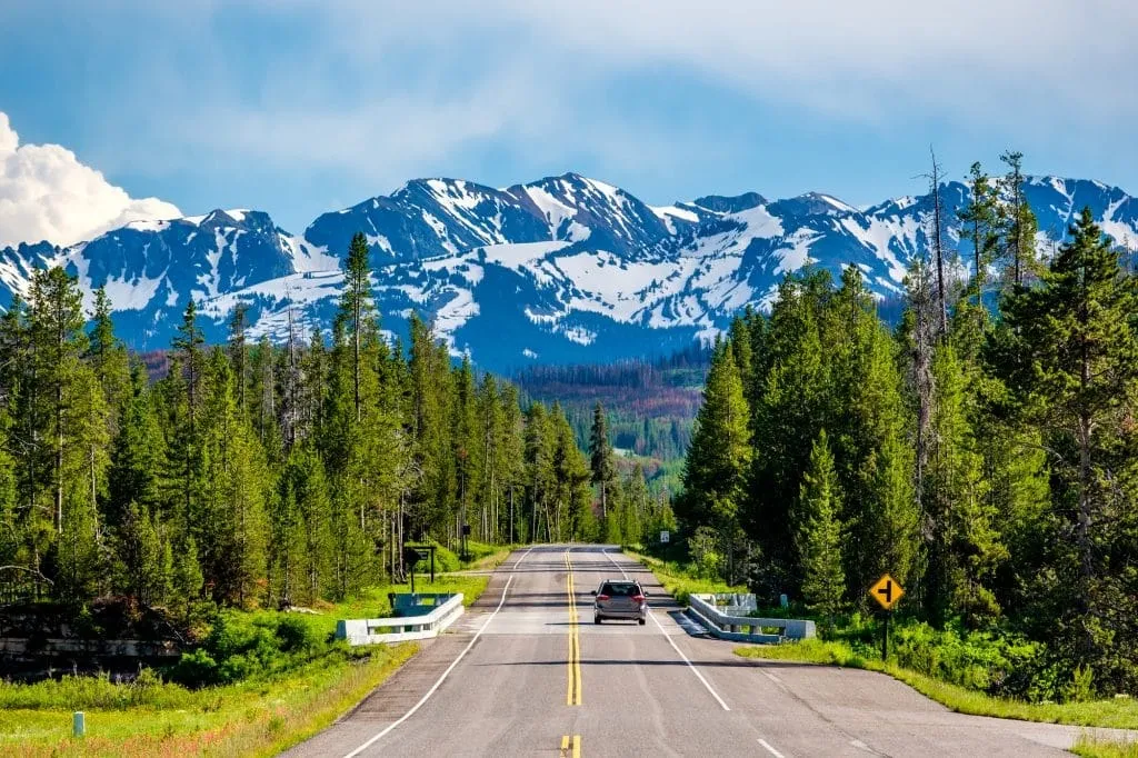 yellowstone national park roads