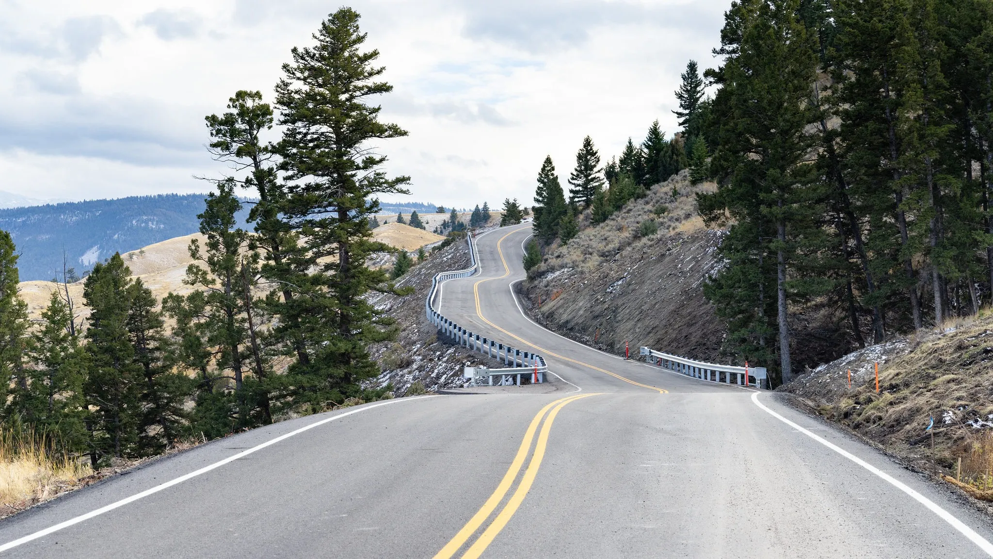 yellowstone national park roads