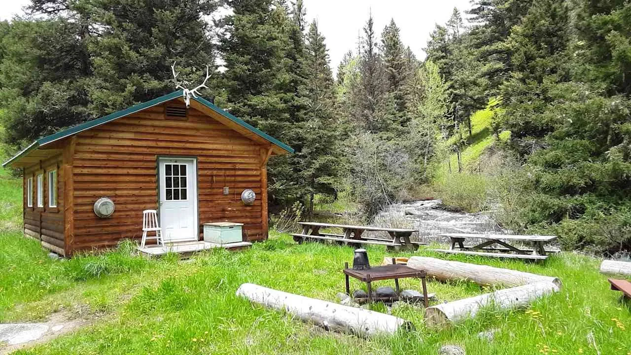 camping near yellowstone national park