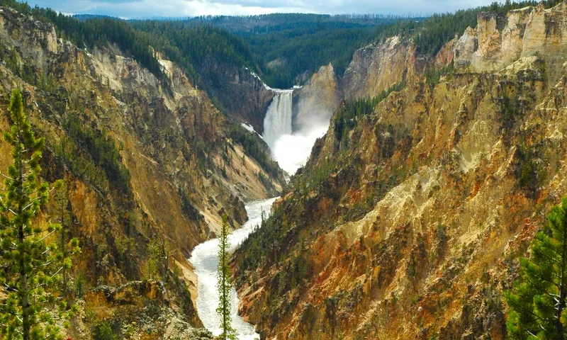 hiking trails with waterfalls