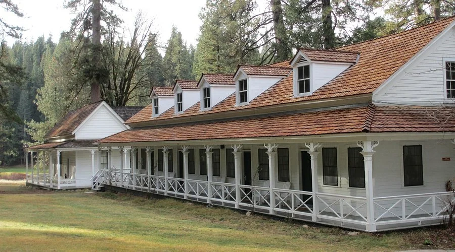 Yosemite South Entrance lies Fish Camp