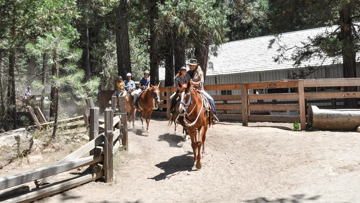 yosemite horseback riding