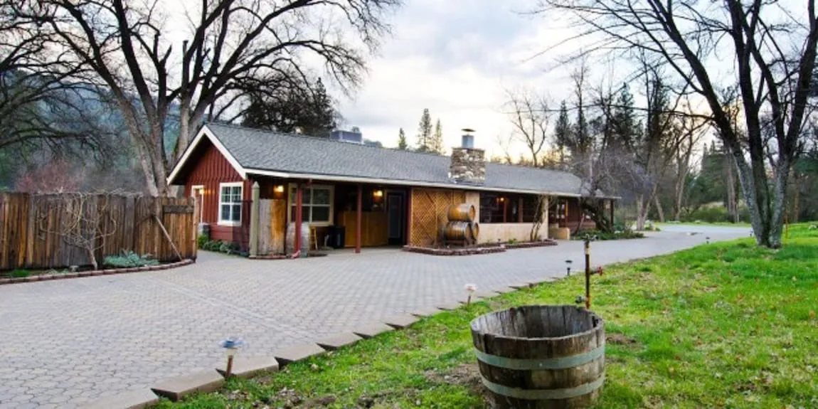 cheap hotels near yosemite