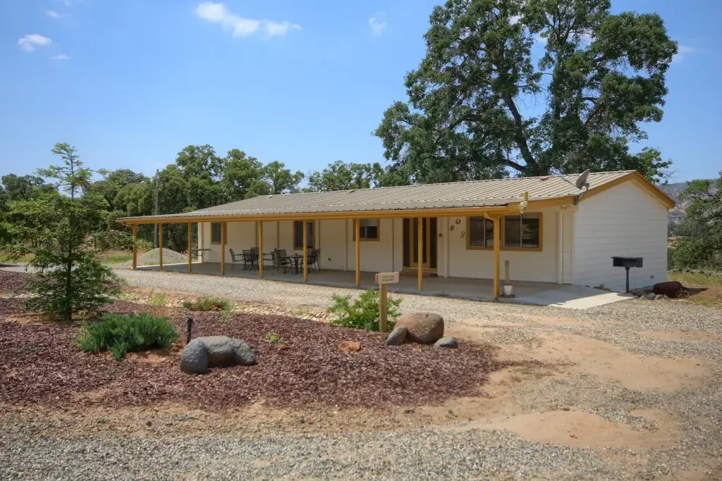 cheap hotels near yosemite