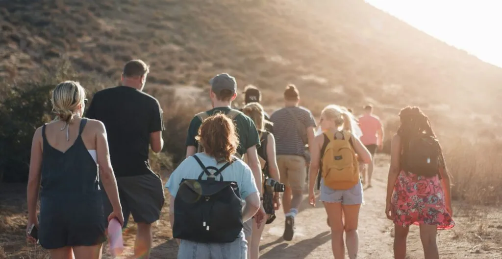 how to hike in hot weather