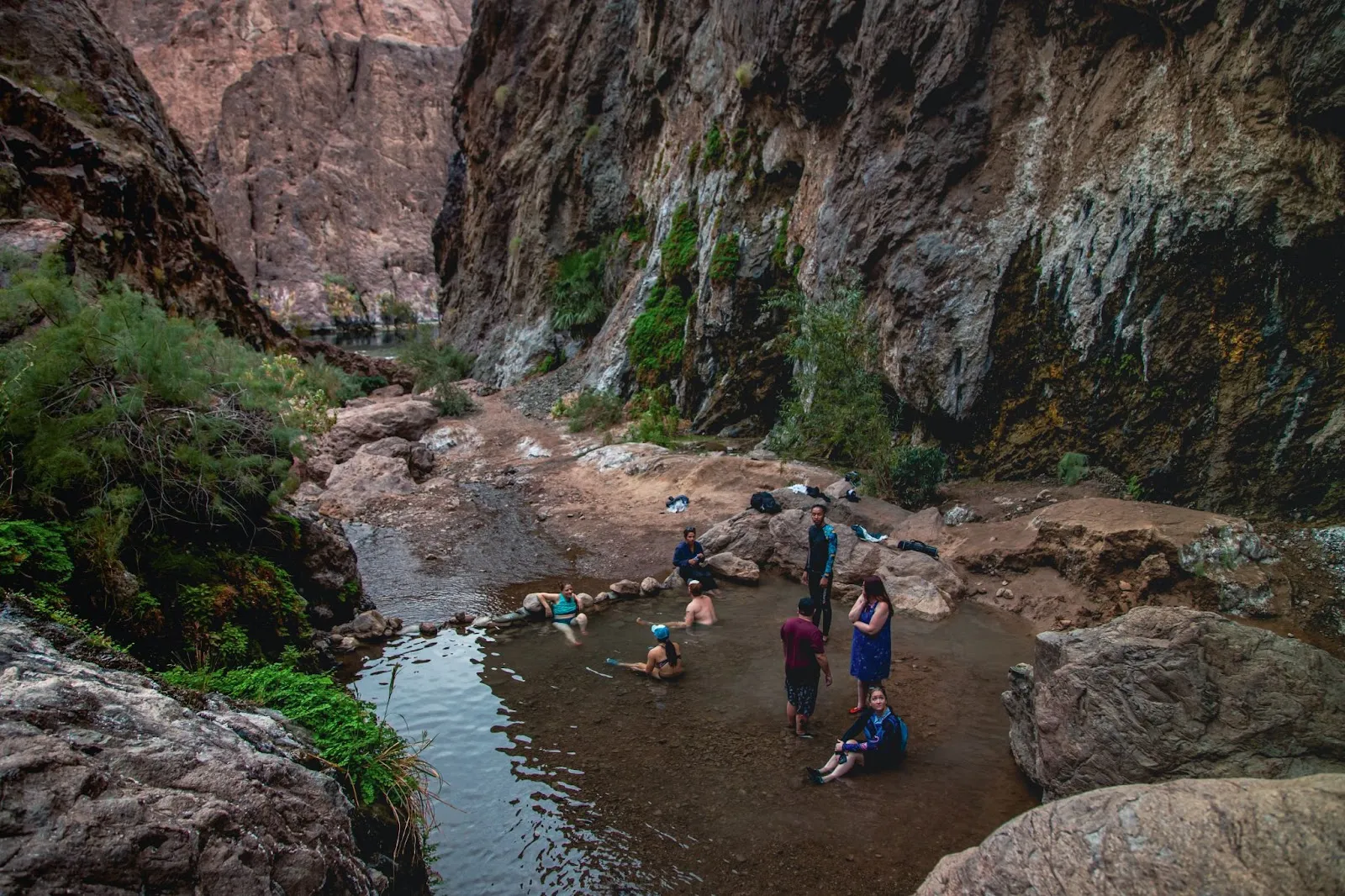 how to hike in hot weather