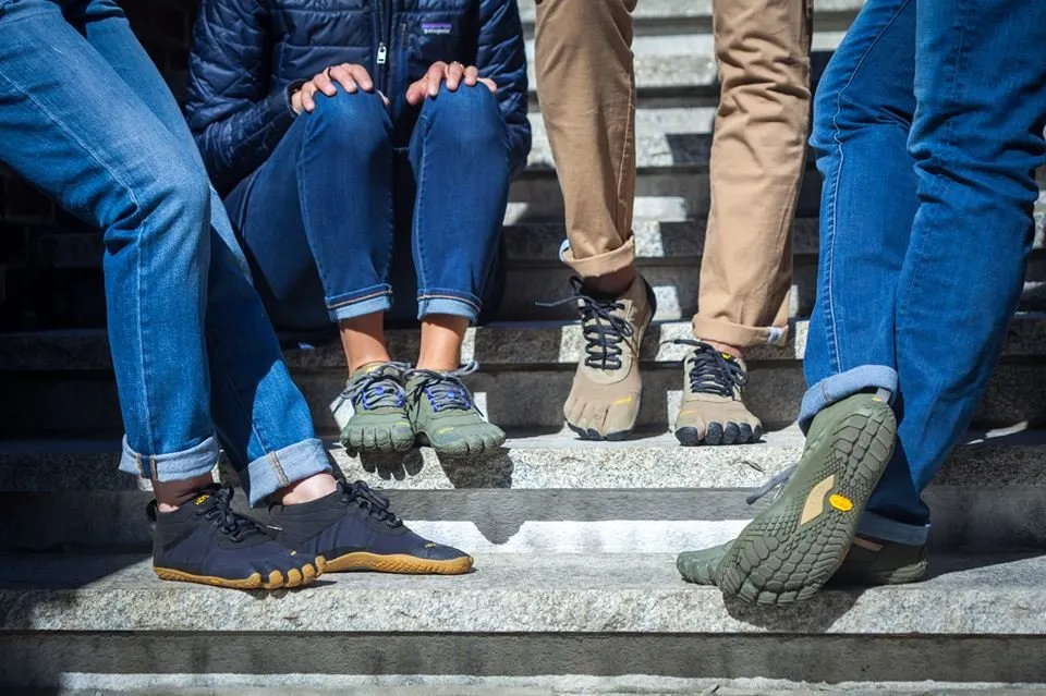 wide toe box hiking boots