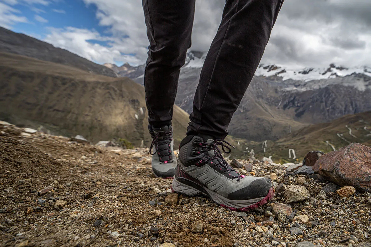 wide toe box hiking boots