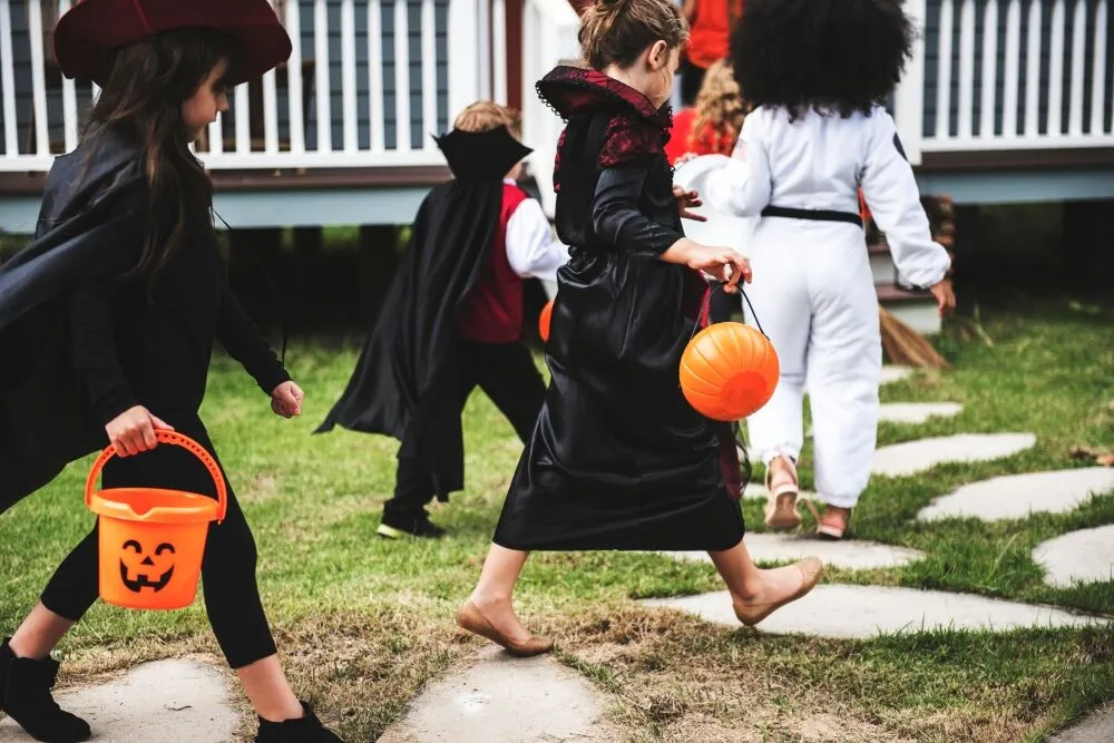 post-13 Outdoor Halloween Games For Kids: The Best Fun Activities