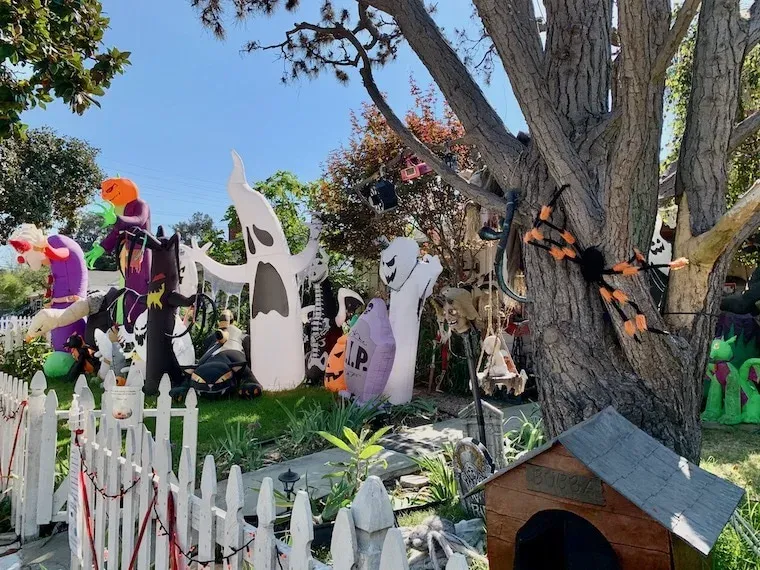 halloween yard decorations