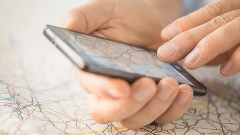 GPS vs map navigation